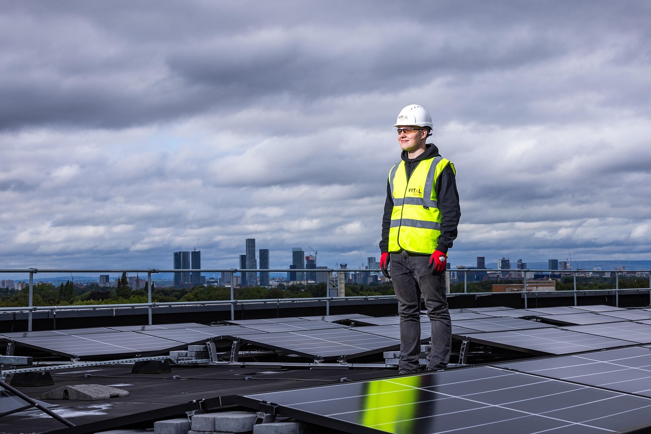 Zonnepanelen op het dak van een Nederlandse woning